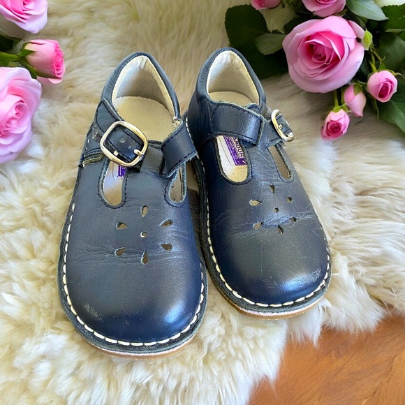 LAMOUR Other - LAMOUR baby girl shoes size 7